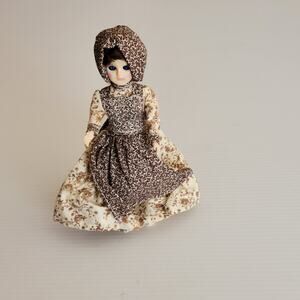 Vintage Frontier Lady Doll Collector Carlson Dolls 8-18 7.5" Tall with Tag